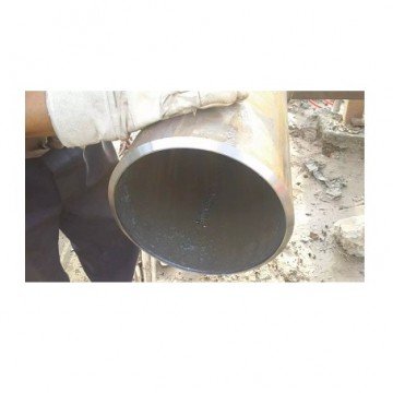 Beveled Ends Alloy Seamless Steel Pipe , Round Hot Rolled Steel Tube
